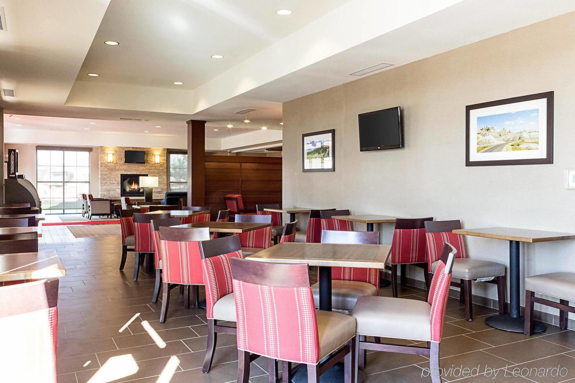 Comfort Inn & Suites Watford City Exterior photo